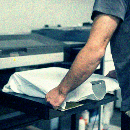 screen printing vs. dtg printing shirts and apparel